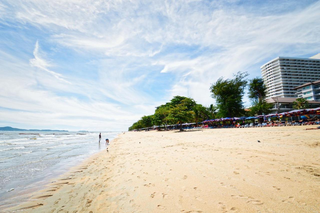 Happy Vikings - Beachfront Praia de Jomtien Exterior foto