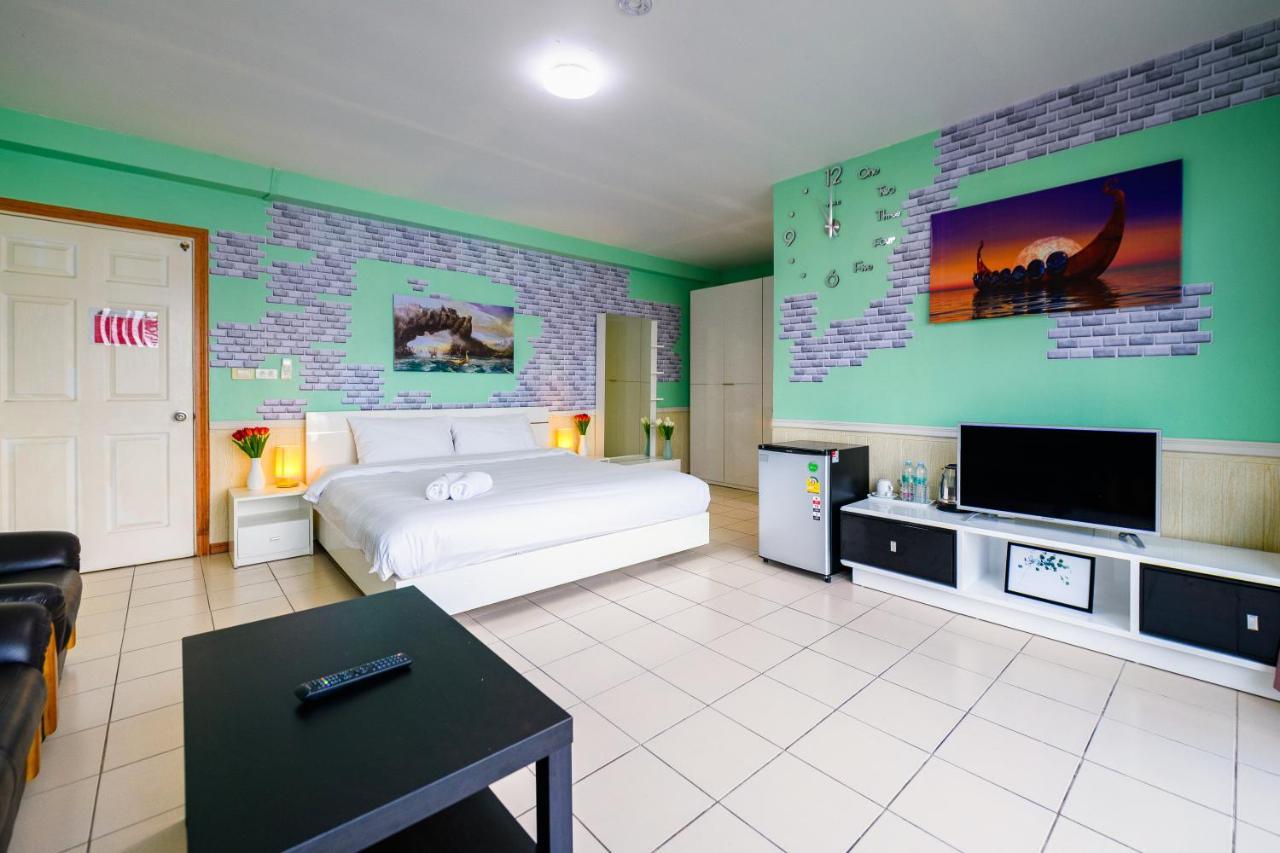 Happy Vikings - Beachfront Praia de Jomtien Exterior foto