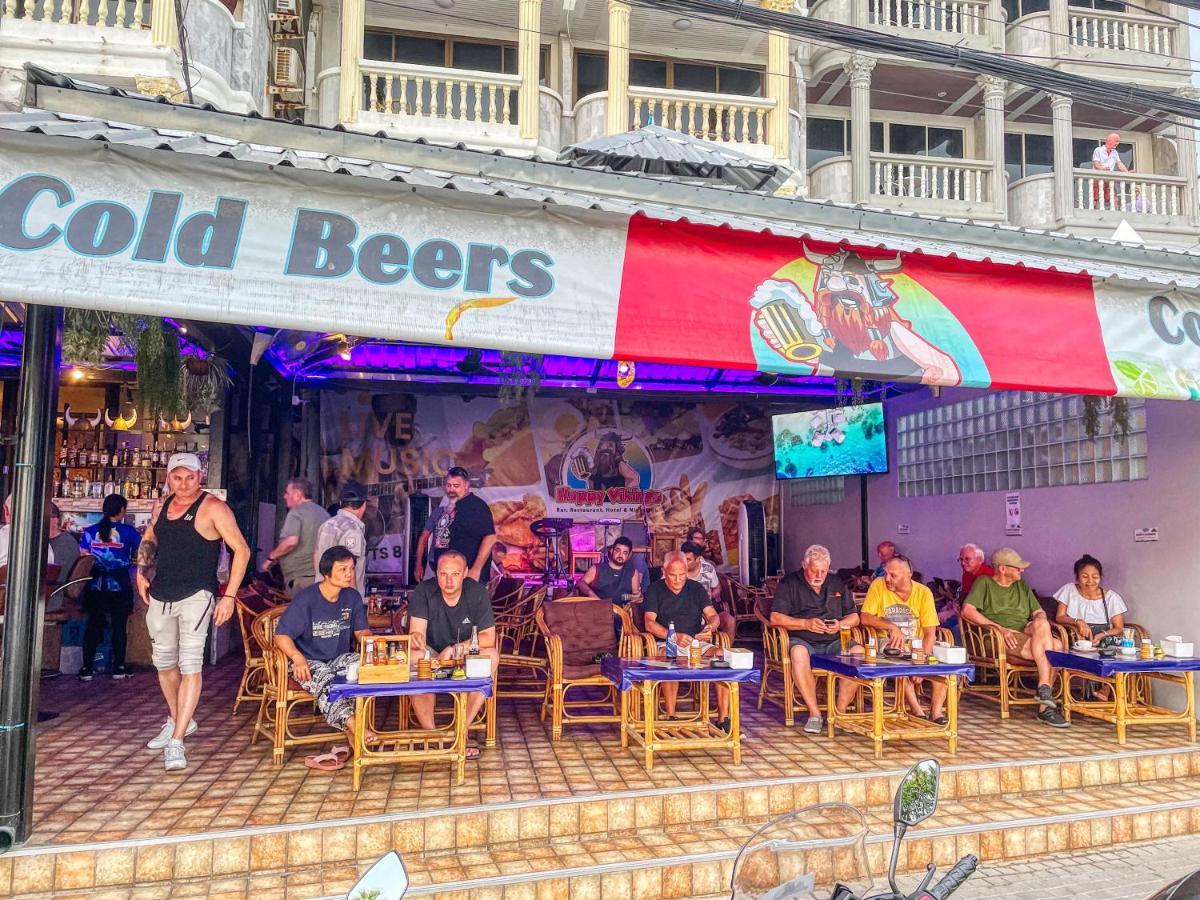 Happy Vikings - Beachfront Praia de Jomtien Exterior foto