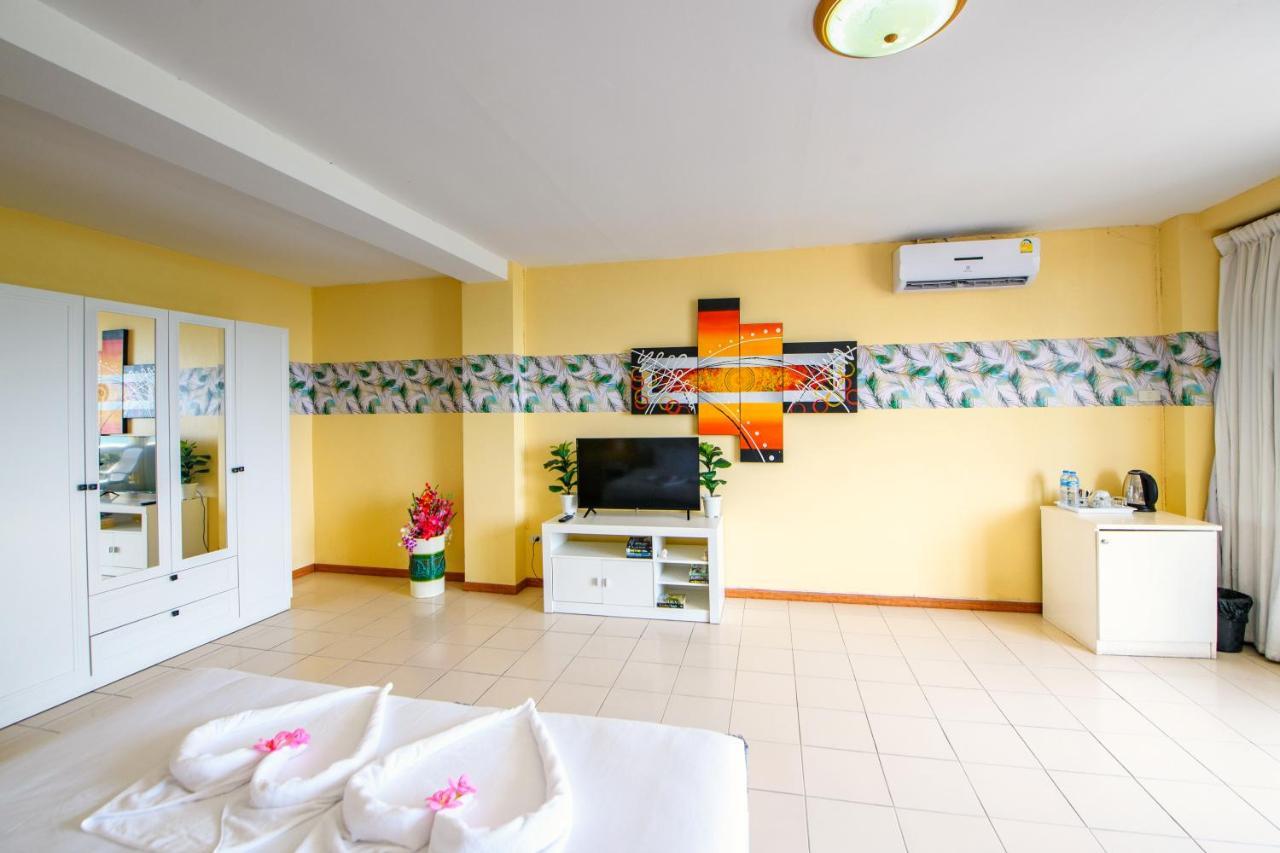 Happy Vikings - Beachfront Praia de Jomtien Exterior foto