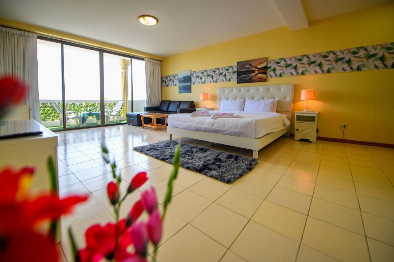 Happy Vikings - Beachfront Praia de Jomtien Exterior foto