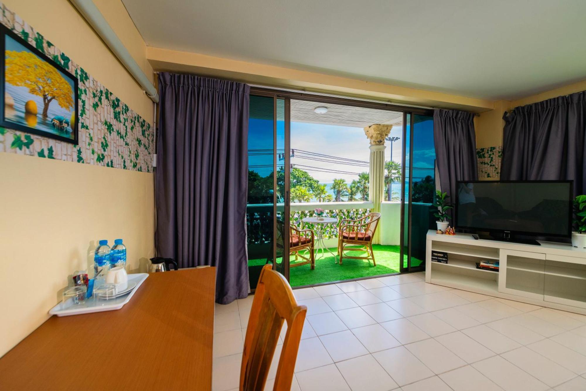 Happy Vikings - Beachfront Praia de Jomtien Exterior foto