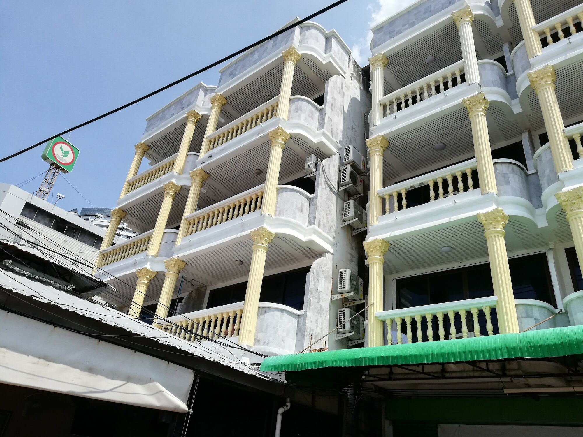 Happy Vikings - Beachfront Praia de Jomtien Exterior foto